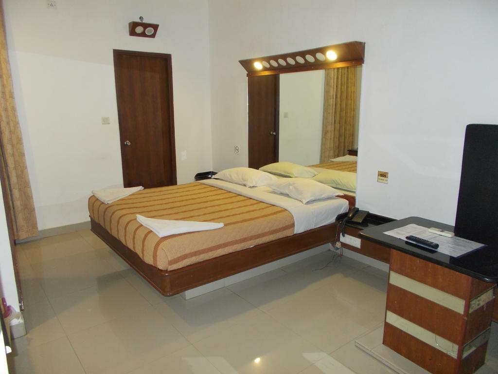 Lotus Comfort - A Pondy Hotel Pondicherry Exterior photo
